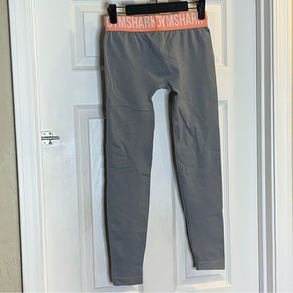 Gymshark Seamless Band Cropped Leggings Size Small - Picture 2 of 8